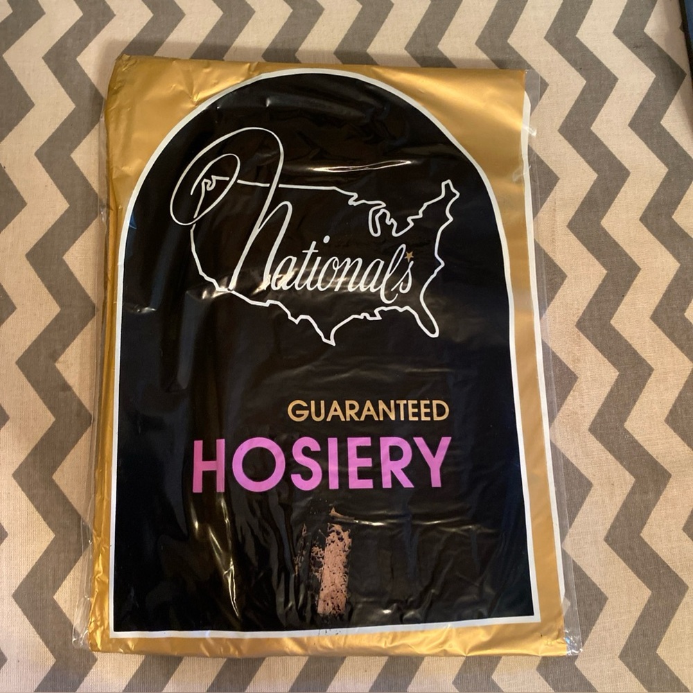 National’s Hosiery NIP Women Sz B ( Estim. M) “Wood Beige” Flat Tummy Pantyhose